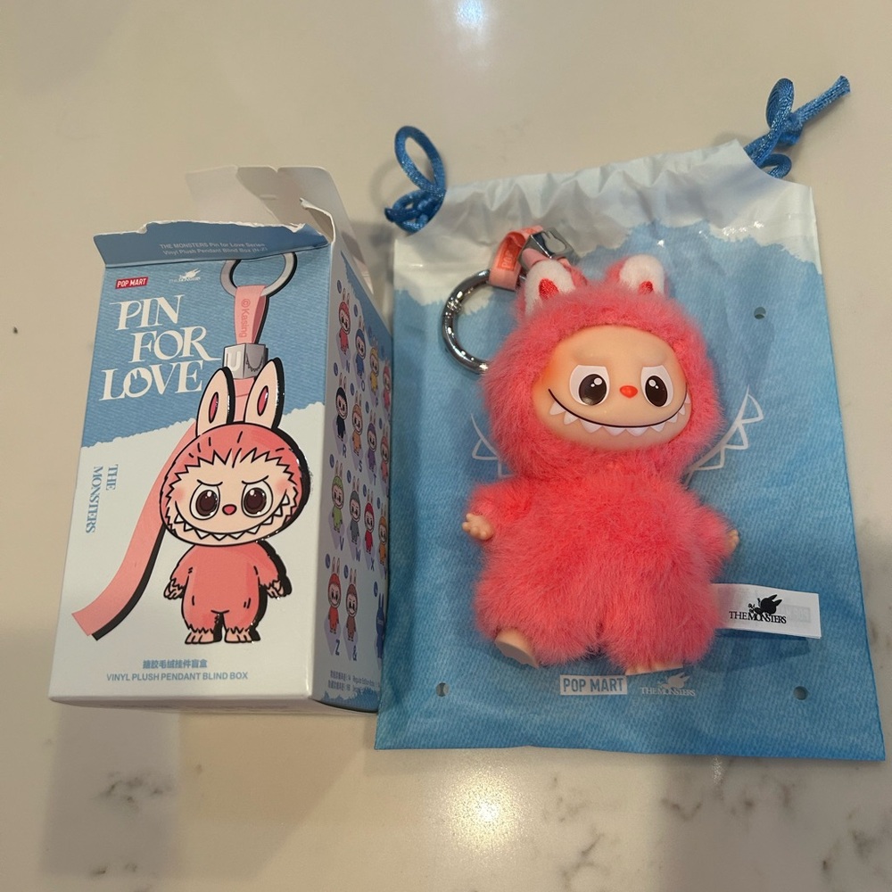 Labubu pink pinch for love
